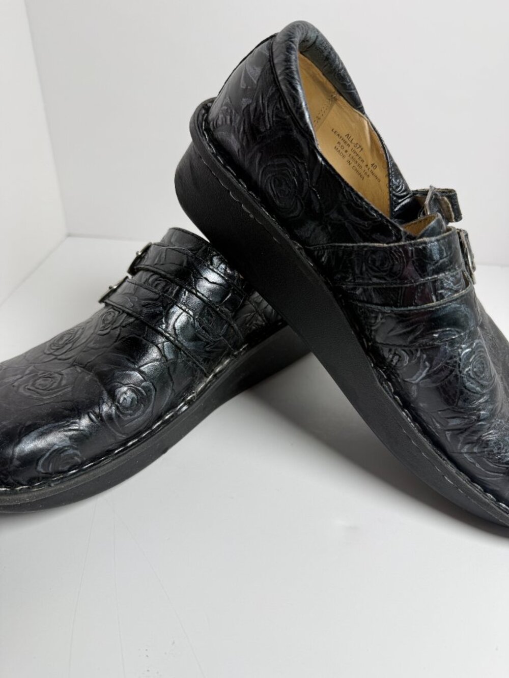 Alegria Black Alli Leather Comfort Clogs Embossed Rose Pattern ALL-571 Size 40 - Picture 4 of 9